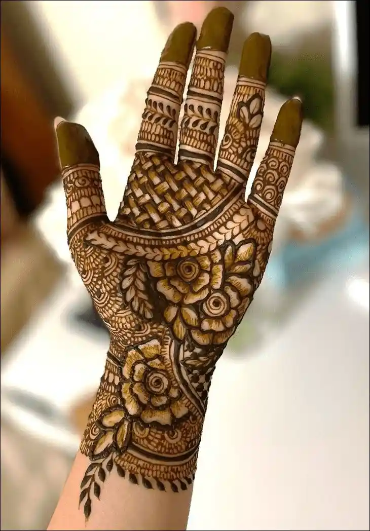 back-hand-mehndi-design back-hand-mehndi-design