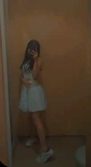 hide-face-girl-pic