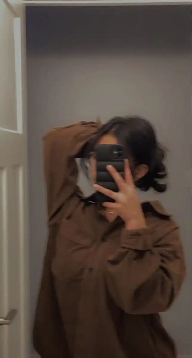 mirror-hijab-girl-dp