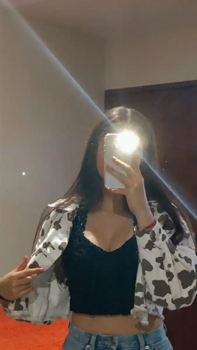 mirror-selfie-dp