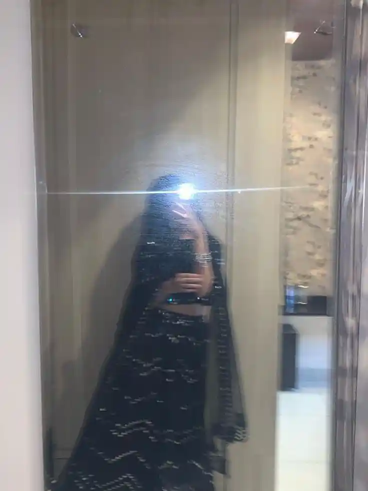 mirror-selfie-dp