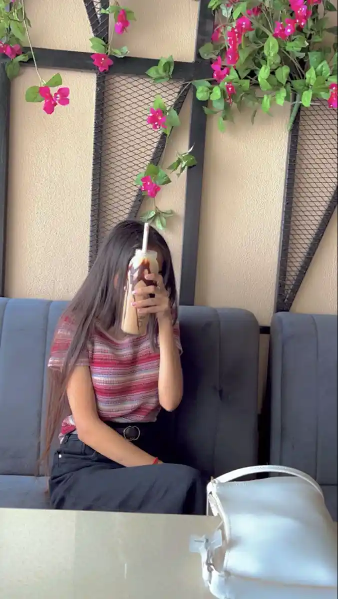 mirror-selfie-dp