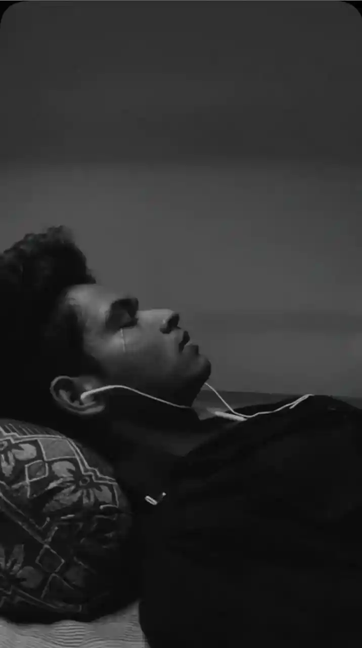 alone-dp-for-instagram alone-dp-for-instagram
