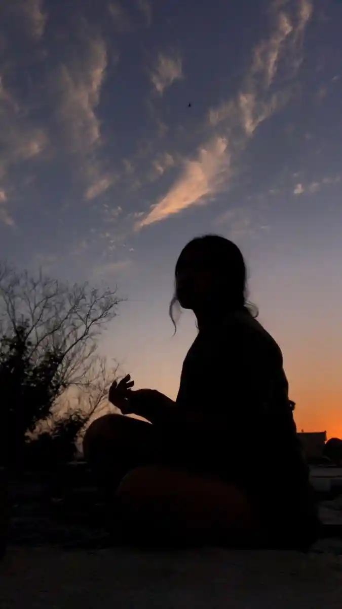 alone-sad-girl-dp alone-sad-girl-dp