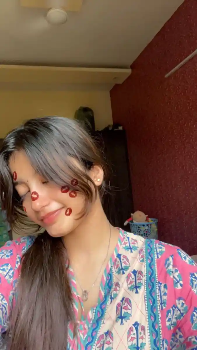 beautiful-attitude-girls-dp-images