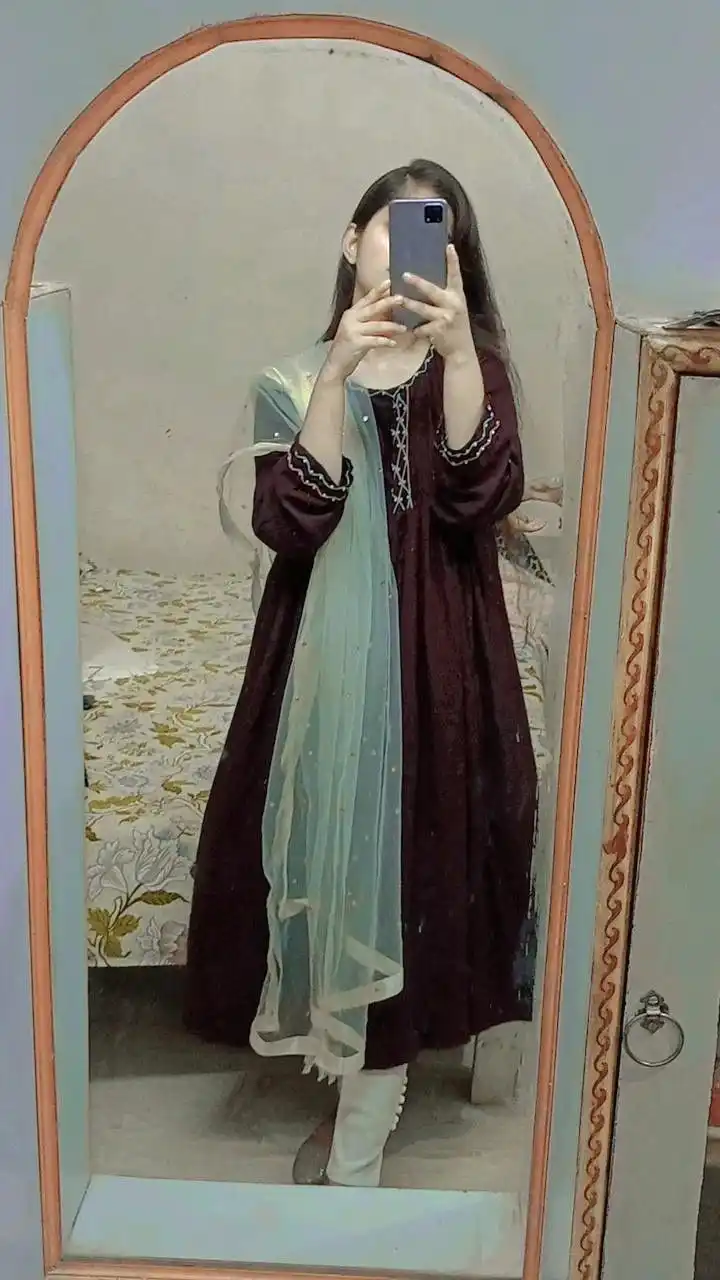 hide-face-girl-pic-dp