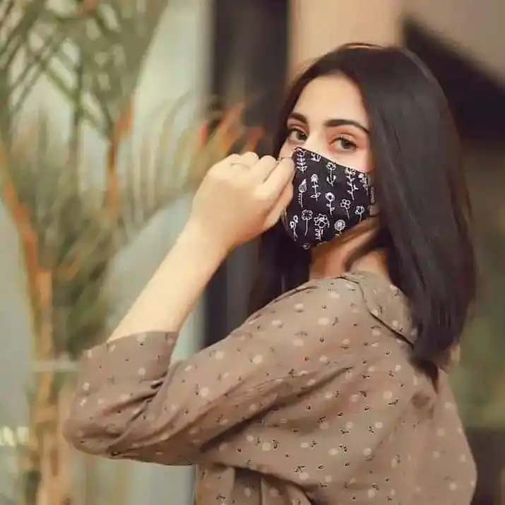 mask-girl-photo