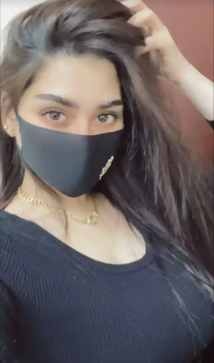 mask-girl-pic