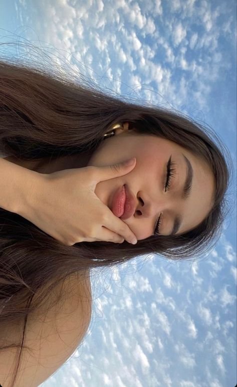 Cute Girls Dp