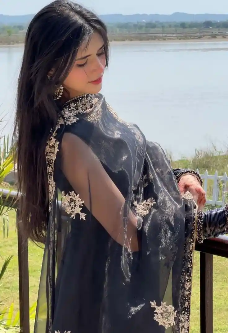 beautiful-girls-dp