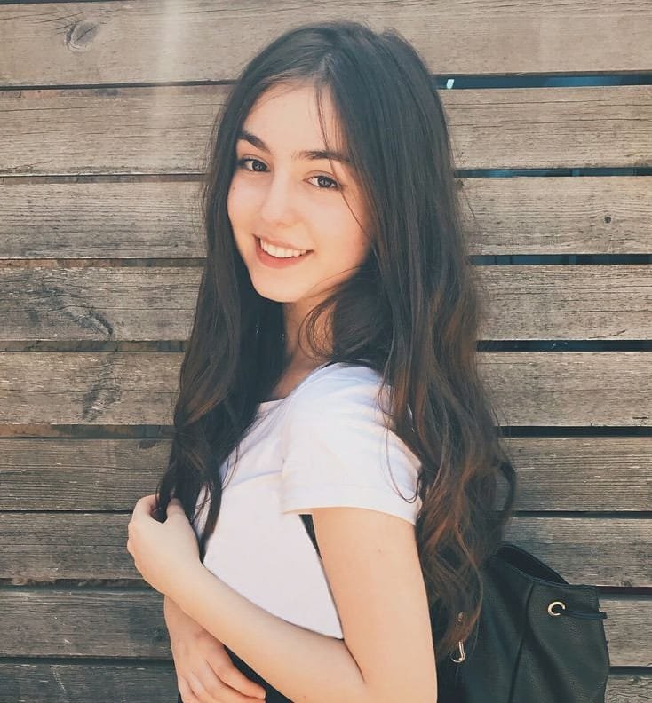 Cute Girl Pic