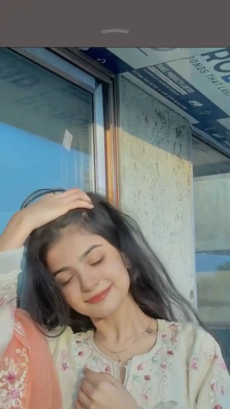 iphone-girls-dp