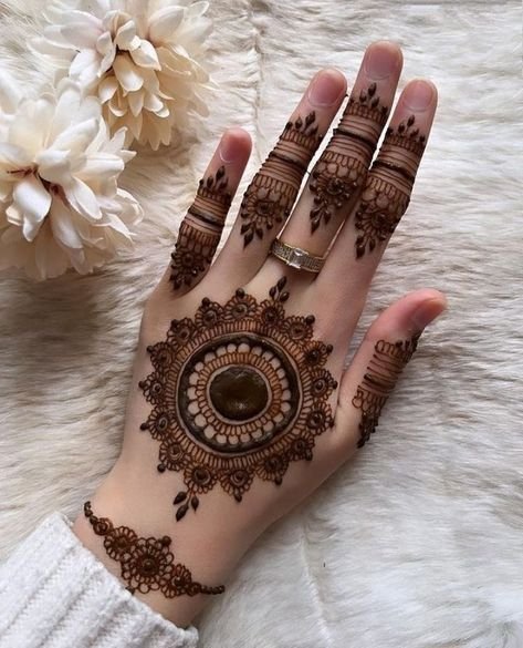 mehndi designs back hand
