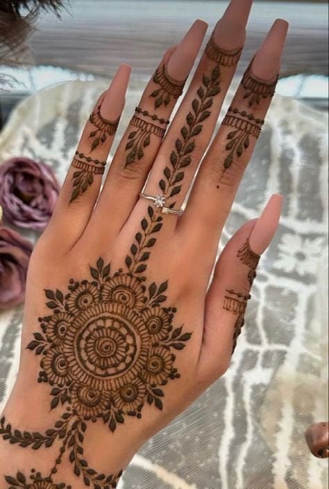 mehndi designs back hand