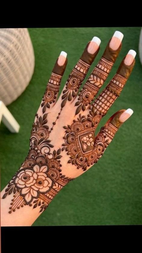 mehndi designs back hand
