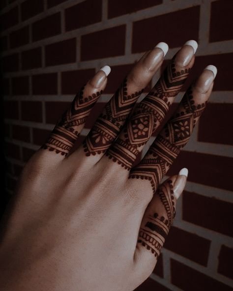 mehndi designs for fingers