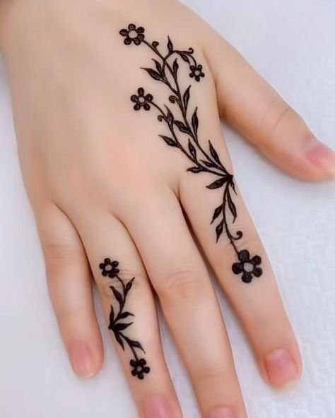 mehndi designs for fingers