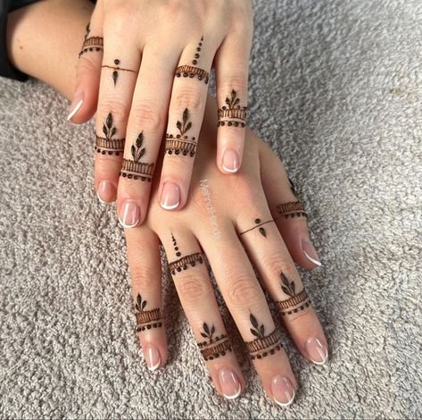 mehndi designs for fingers