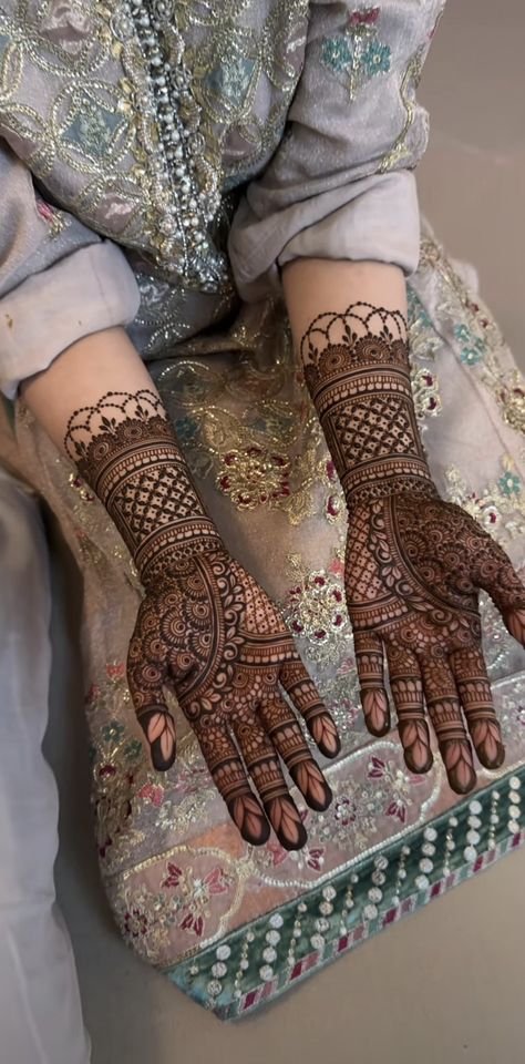 mehndi designs full hand
